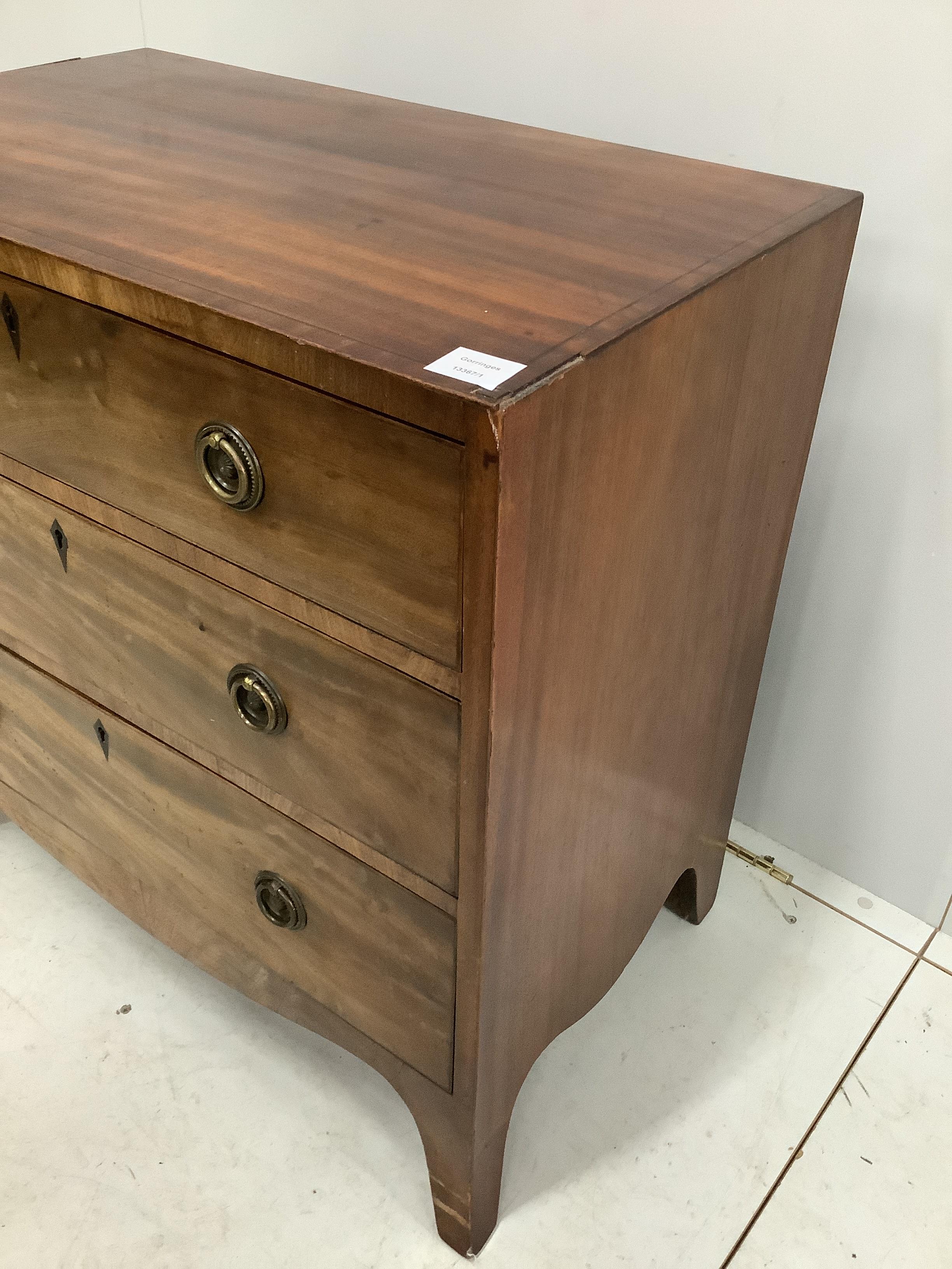 A small Regency mahogany chest of three drawers, width 76cm, depth 45cm, height 76cm